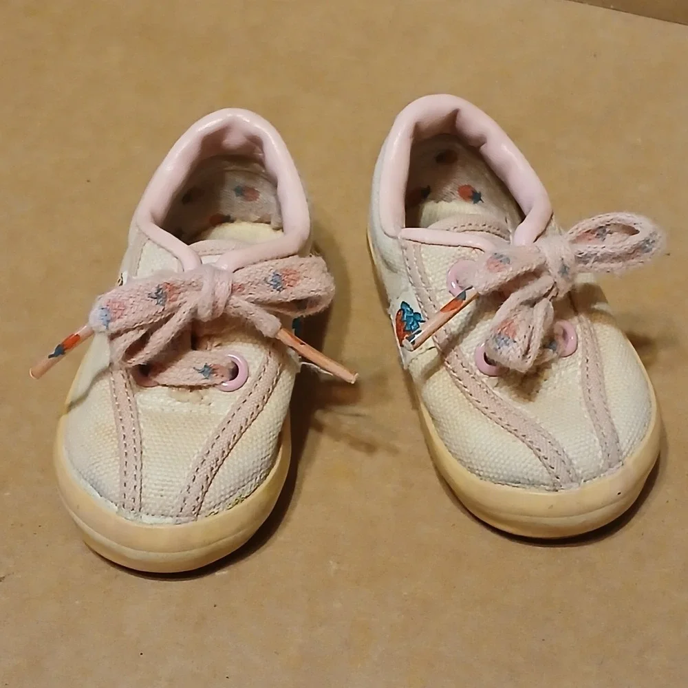 Stride Rite Strawberry Shortcake Baby Sneakers Vintage 1980s Pink Size 2 M